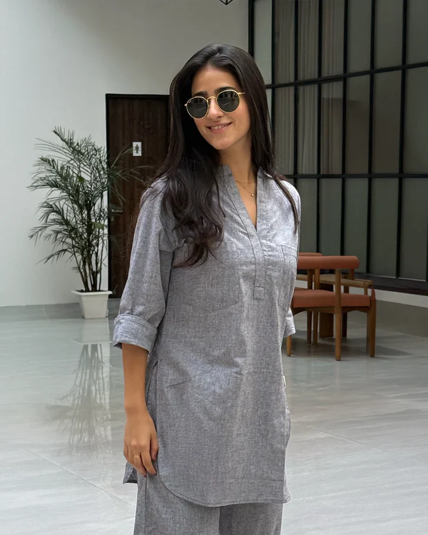 Silver Hoops Kurta Set in Grey - Image 4